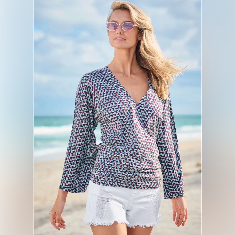Chevron Patterned V-Neck Banded Blouse